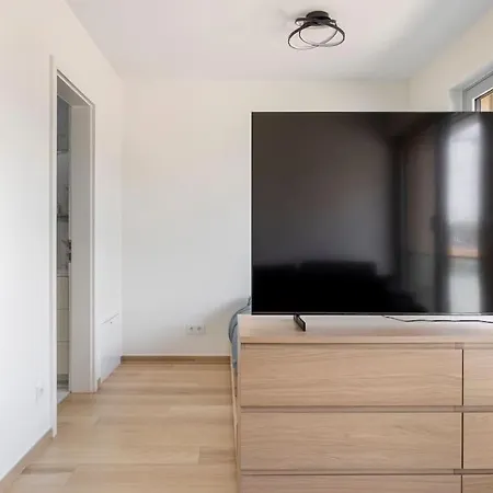 Apartment Modern Near Pwc&deloitte&cloche D’or Mall *